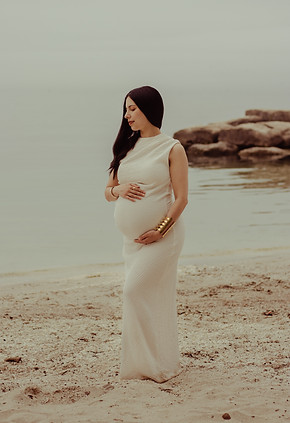 maternity photography beach milton