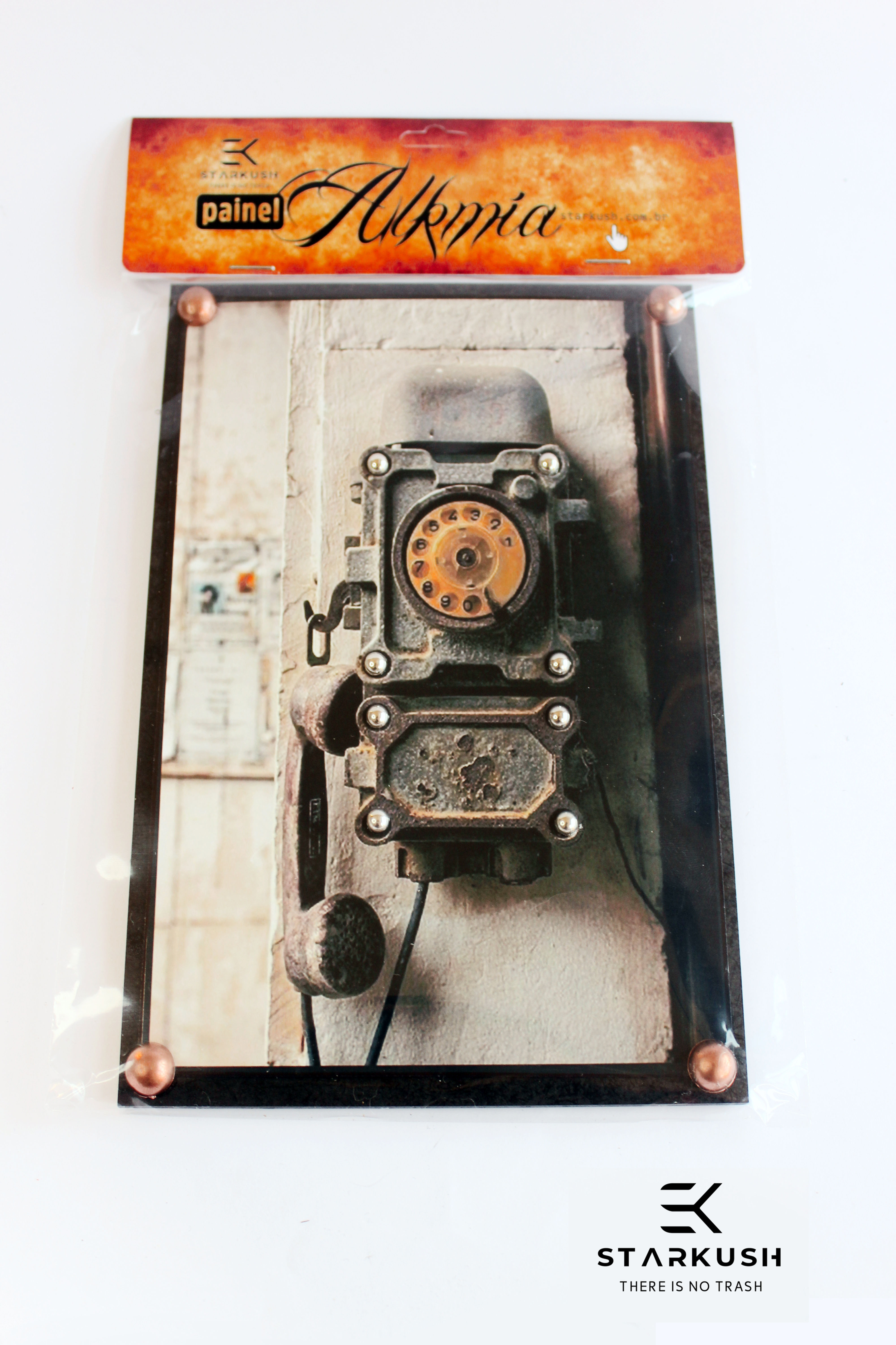 Painel impresso HD em MDF com apliques em relevo.