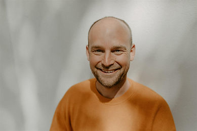 Felix Schlebusch, Moderator, Facilitator und systemischer Coach aus dem Ruhrgebiet, Porträt
