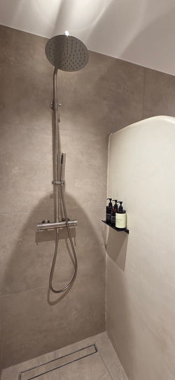 SALT - Bathroom