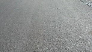 Route Mankim-Meteing : l’entreprise progresse dans la construction de huit ponts et entame le revêtement des accotements. 