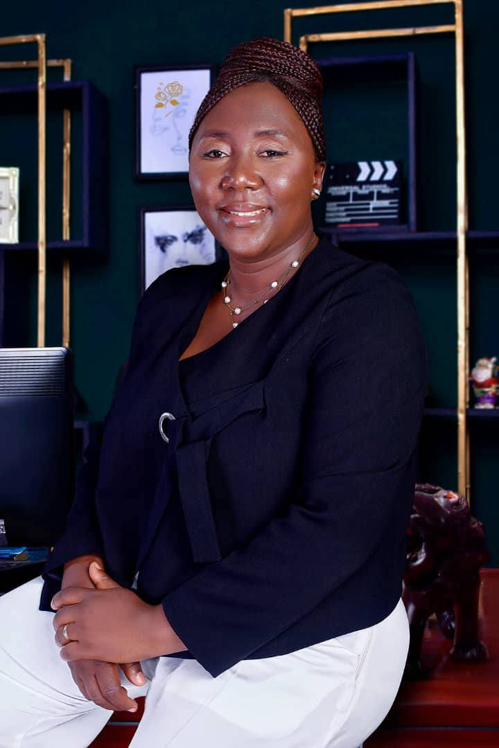 Yolande NDOUNGUE -Promotrice EXTRAIT VEGETAL