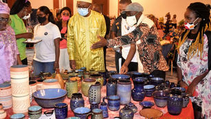 Hilton-Hotel Yaoundé Handicraft Fair: Achille BASSILEKIN III soutient les artisans