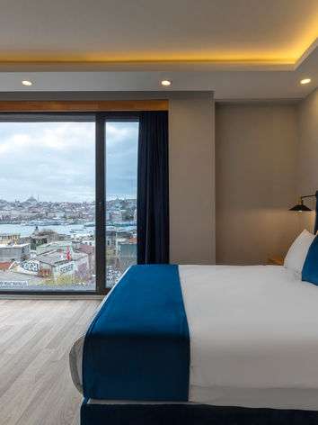 SUPERIYOR ROOM WITH SEA VIEW