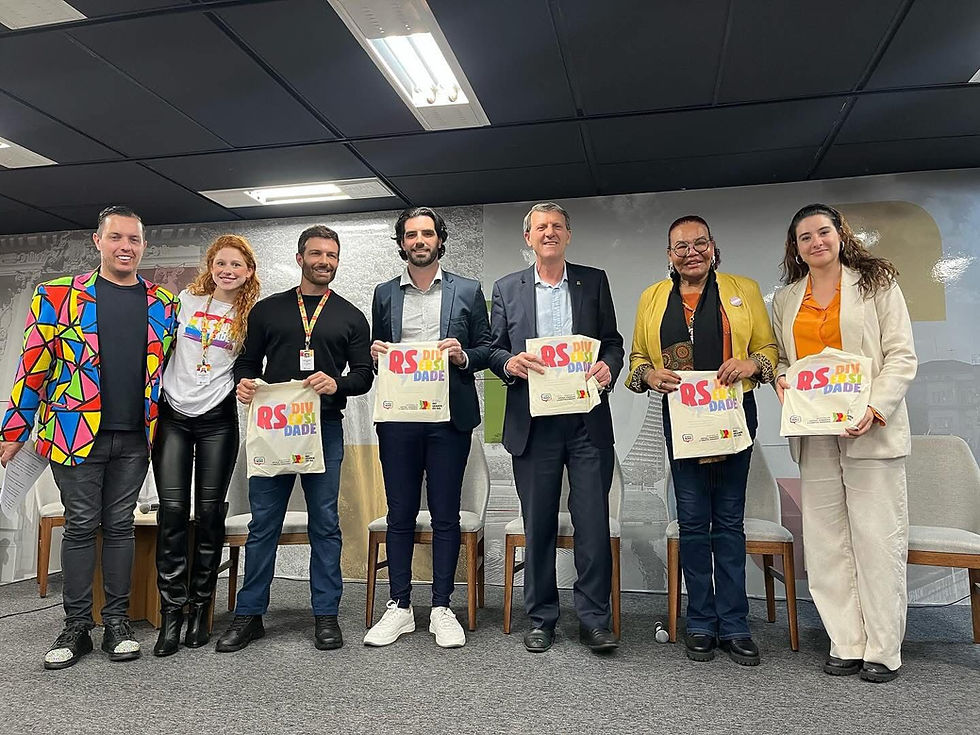 Gilmar Sossella e Luis Fernando Rosa com representantes da Diversidade