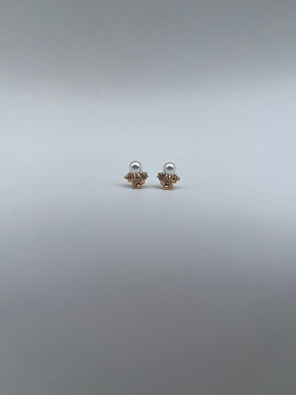 Thumbnail: Pearl Studs