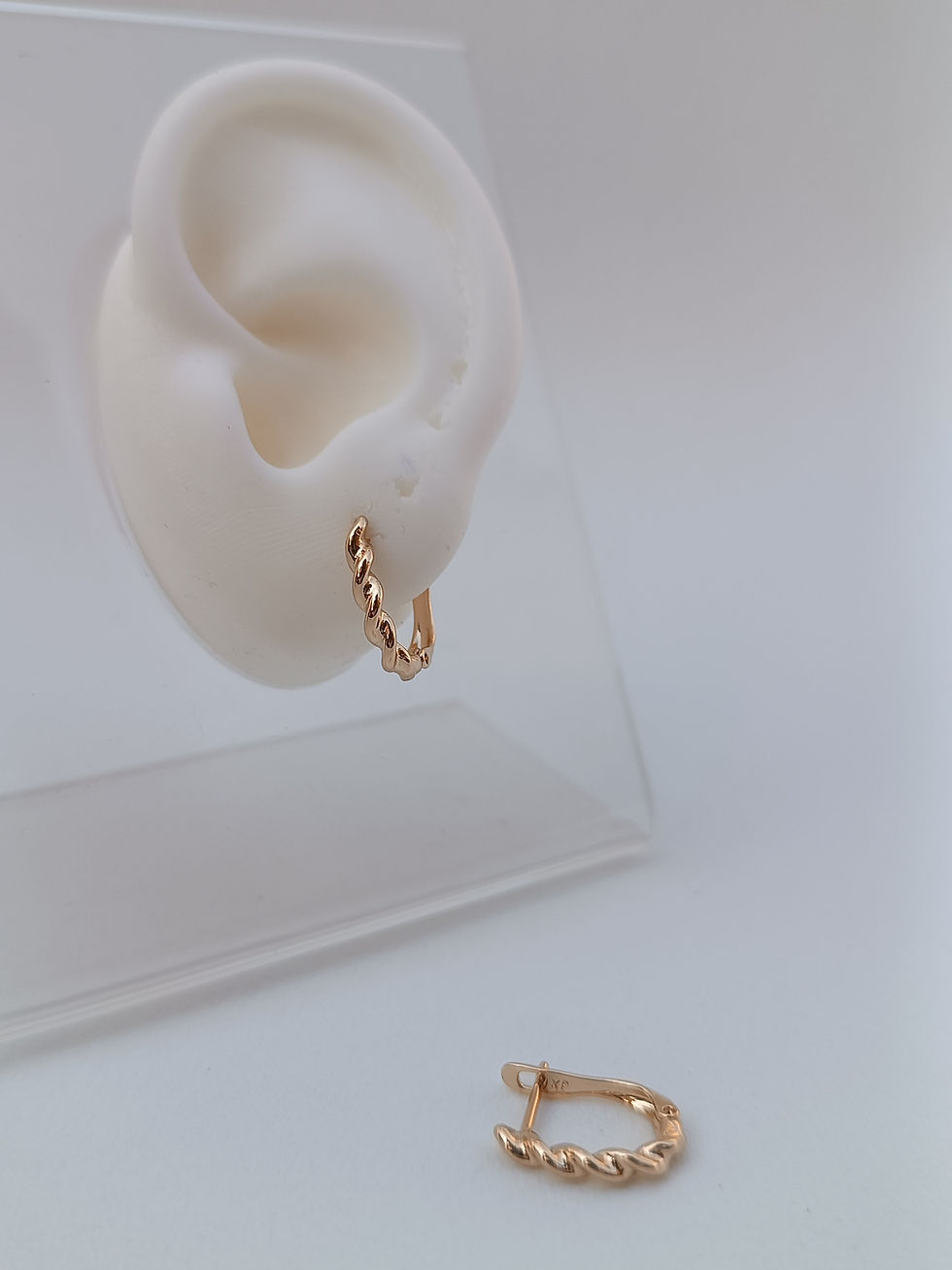 Thumbnail: Twister Hoops