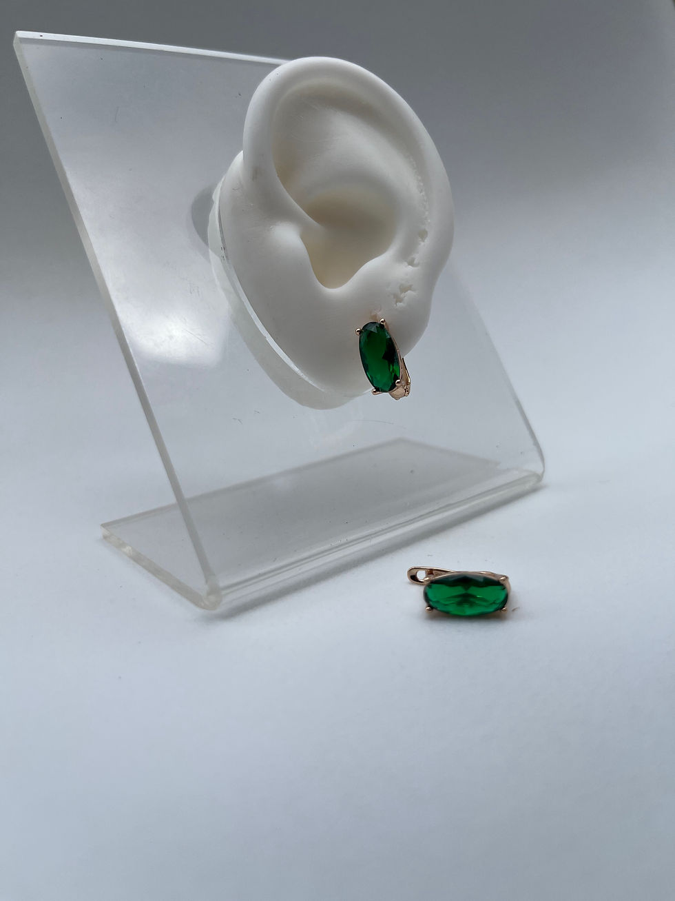 Thumbnail: Liv Hoops