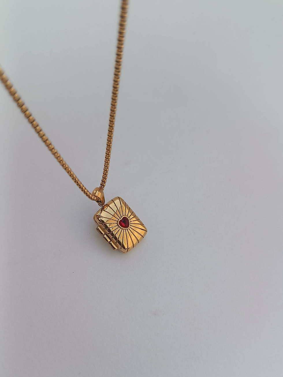 Thumbnail: Carmine Locket