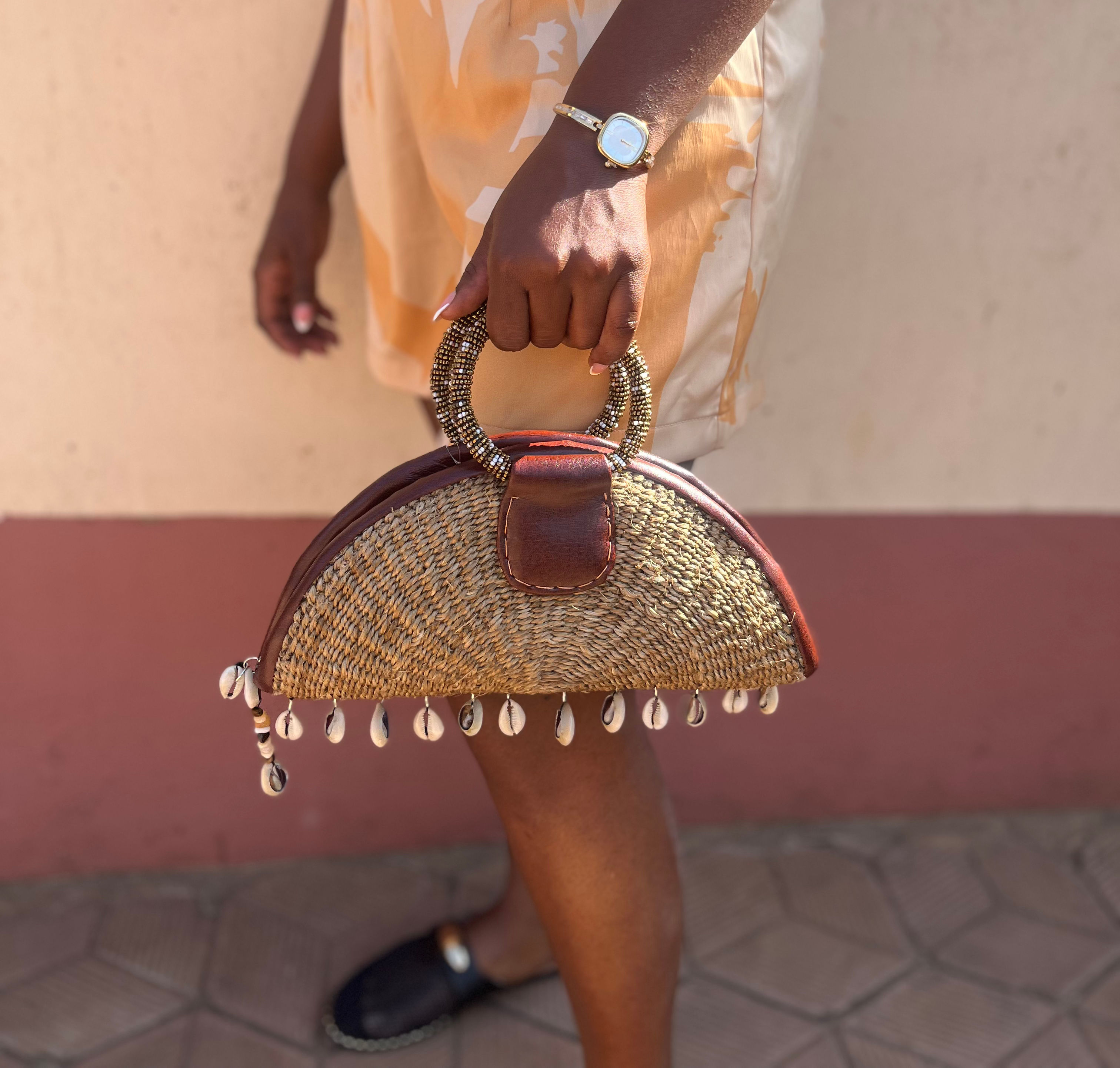 Binti Clutch
