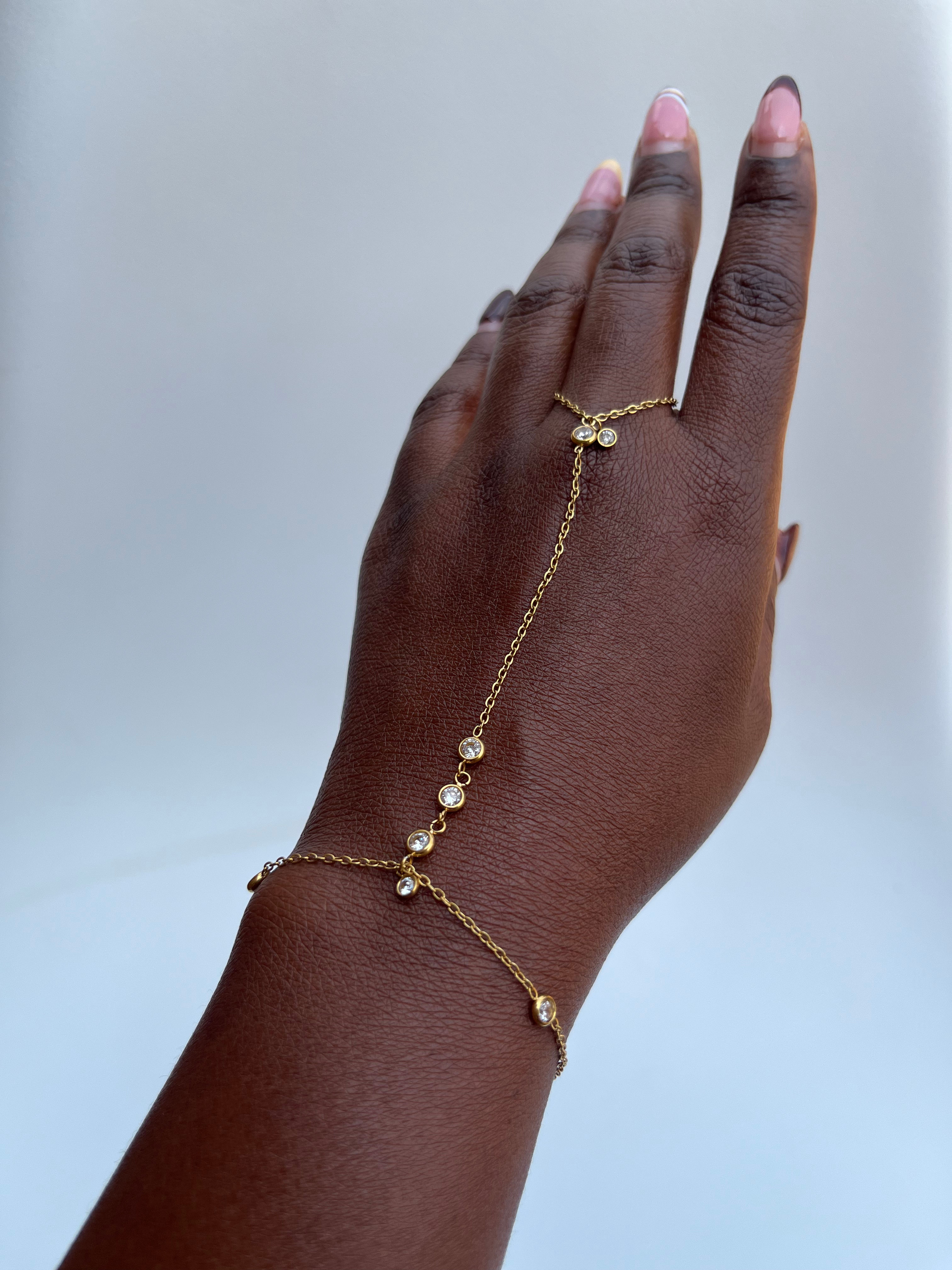 Rhea Handchain 