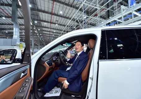 First car fully made in Vietnam