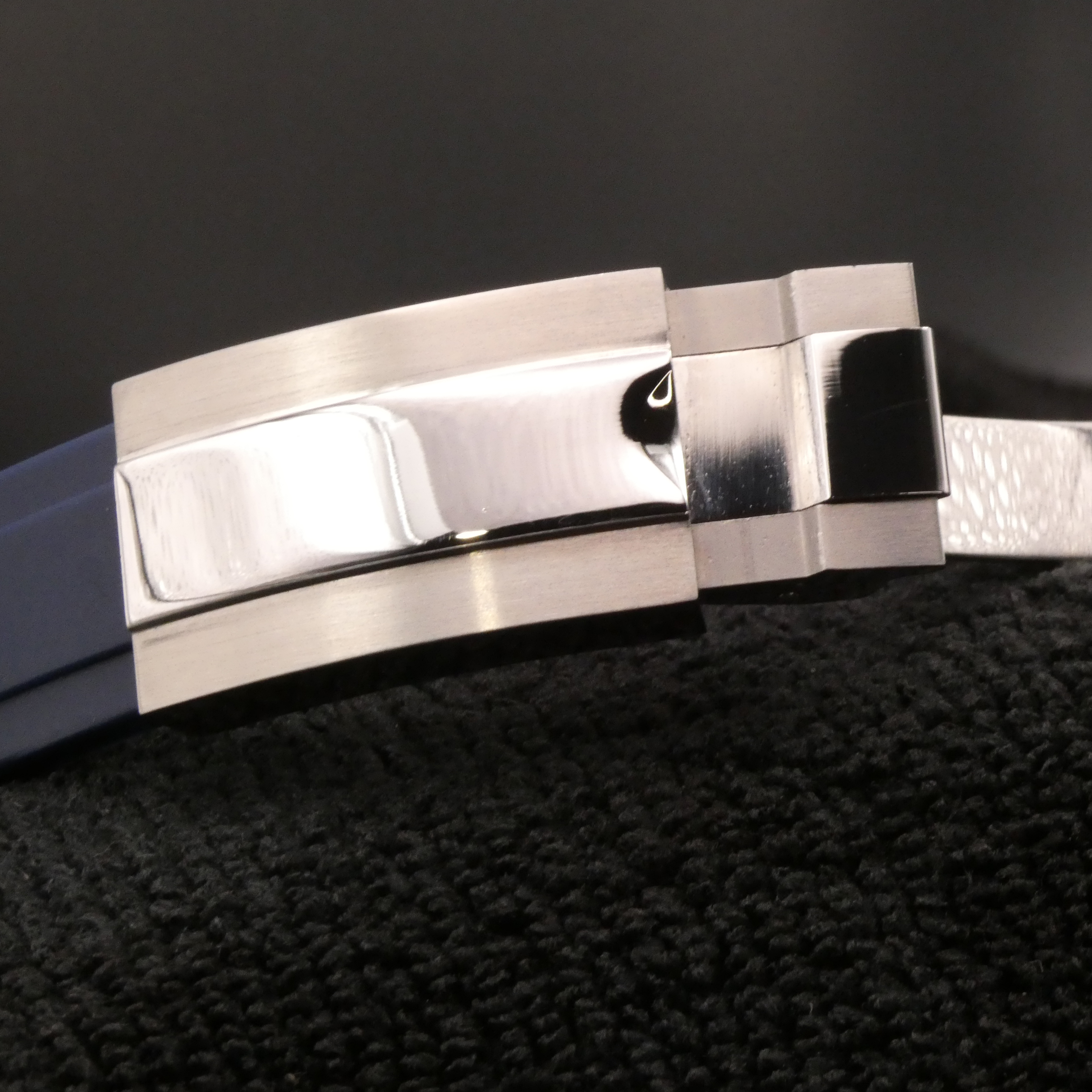 Strap & Buckle Detail