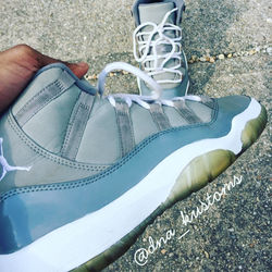 Jordan : Cool Grey 11s