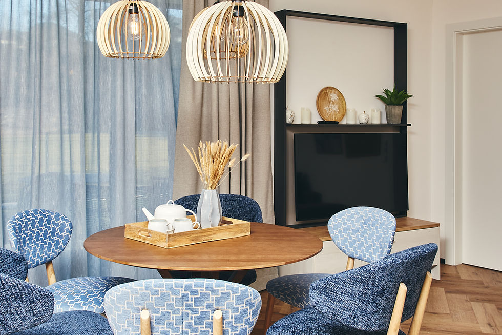 Penthouse Apartment mit 2 SZ -Esstisch