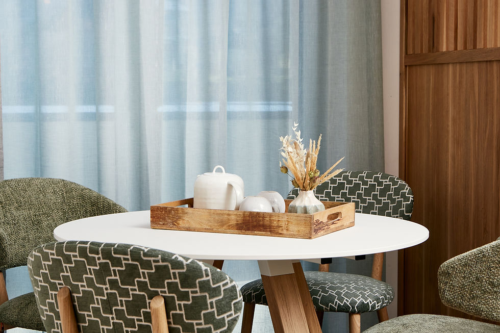 Penthouse Apartment mit 1 SZ -Esstisch