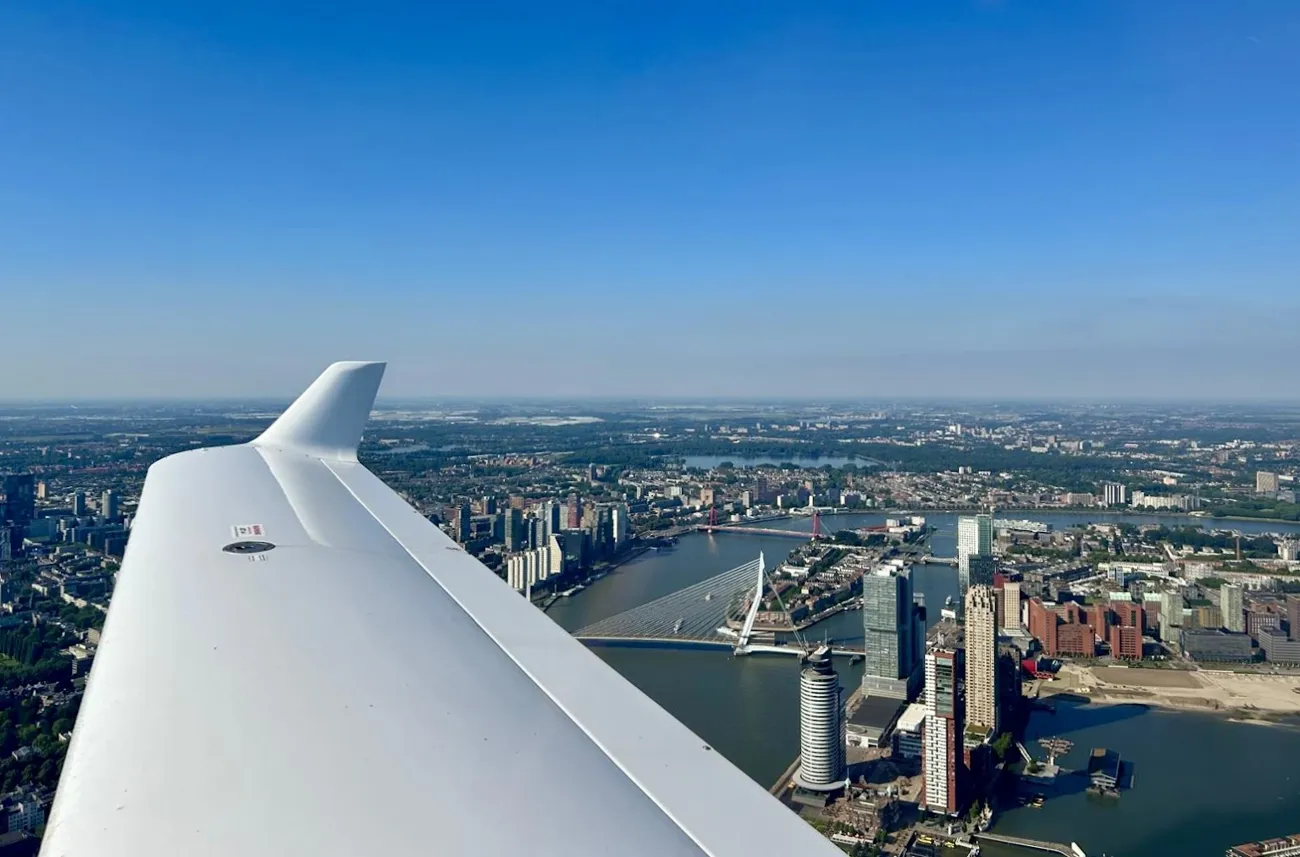 Zicht op Rotterdam vanaf 1200 voet