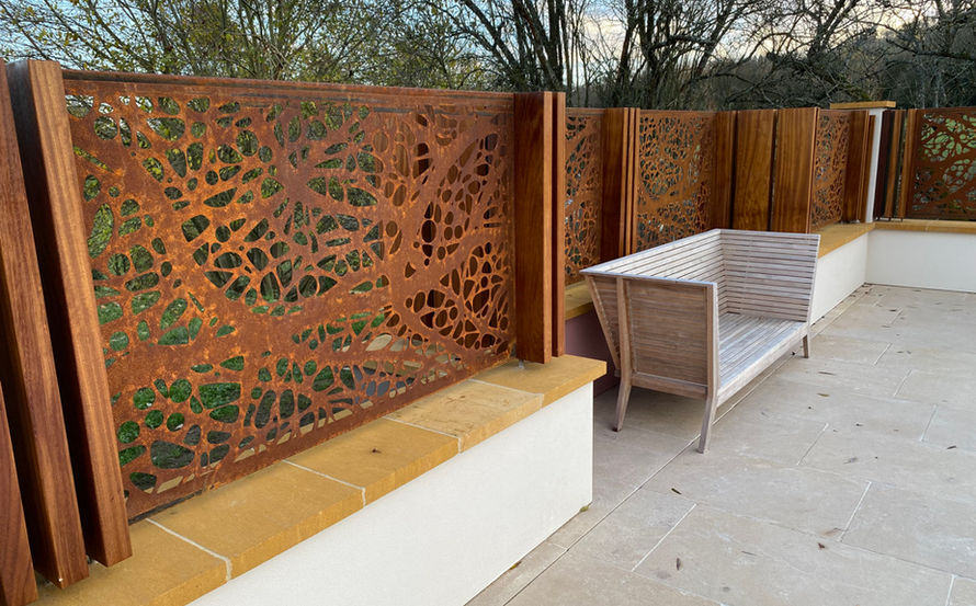 Corten pool fence