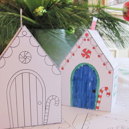 GINGERBREAD HOUSE COLORING KIT