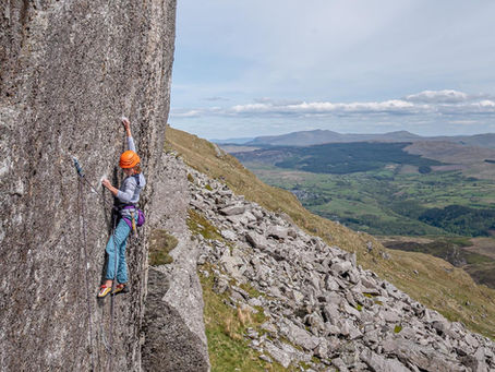 How to Read a Climbing Topo: A Beginner’s Guide
