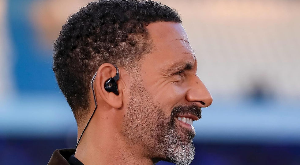 Rio Ferdinand criticizes Joshua Zirkzee’s performance as Man United edge Rangers 2-1 in the Europa League.