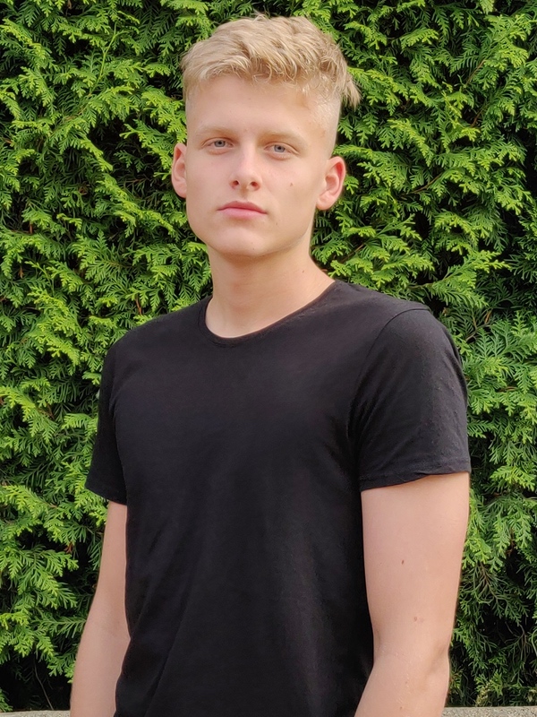 Tomas B.