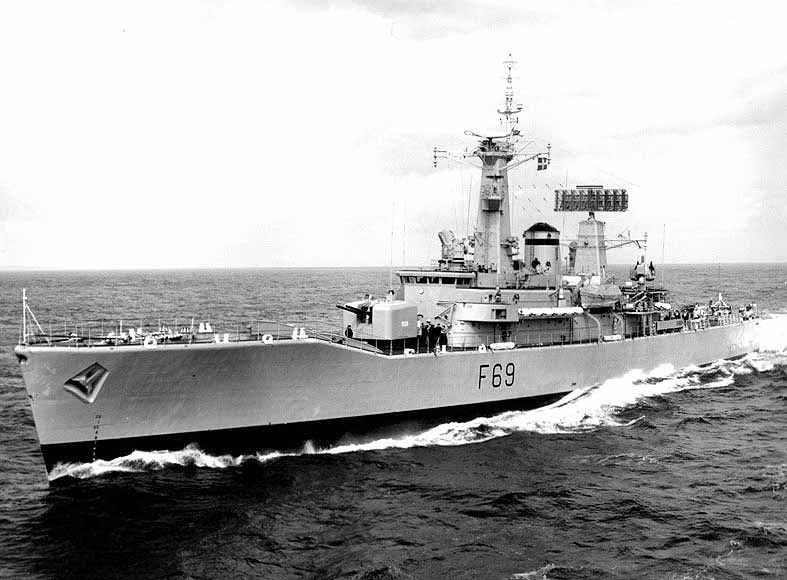 F69 HMS Bacchante