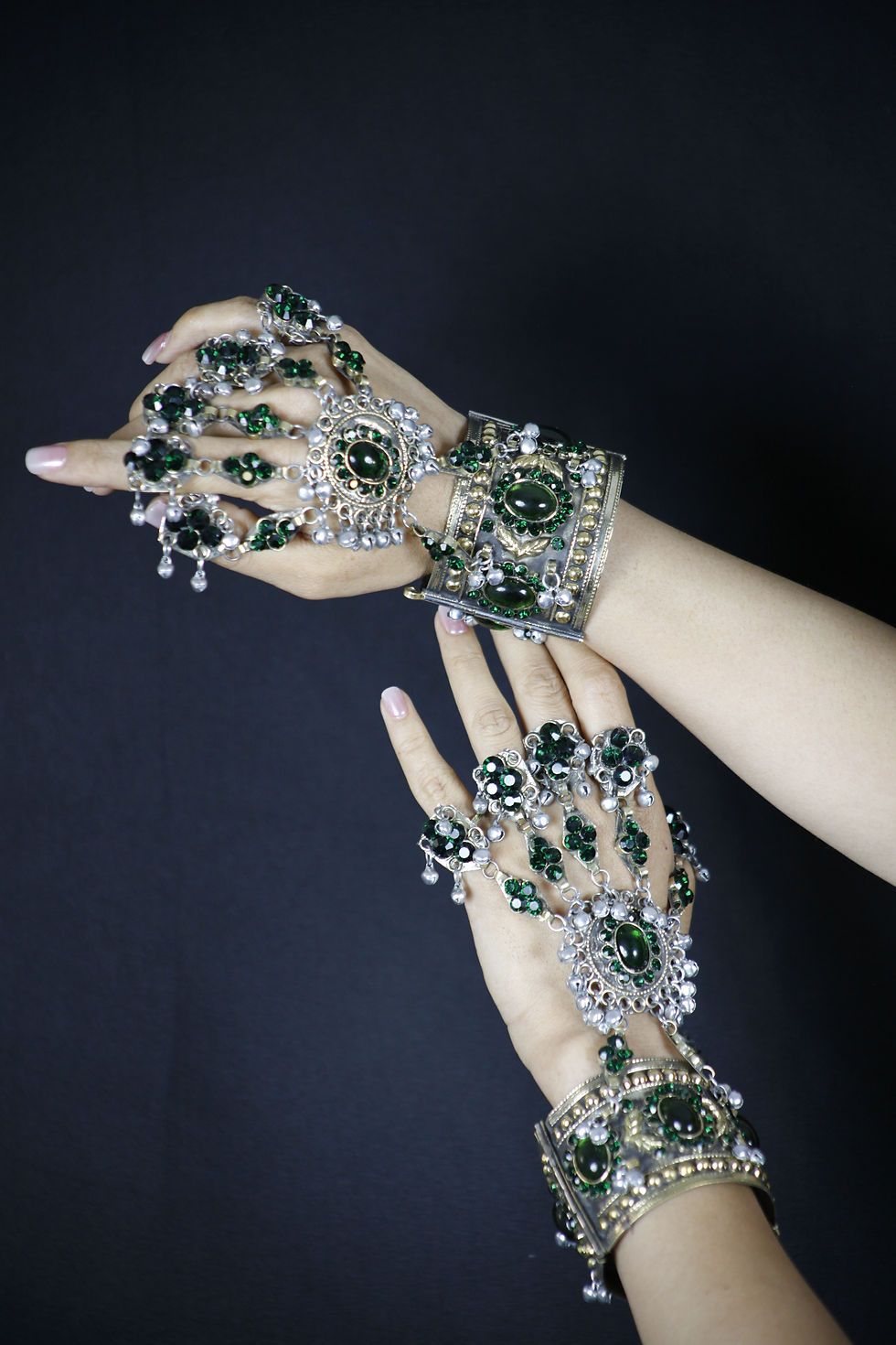 hand chain bracelet