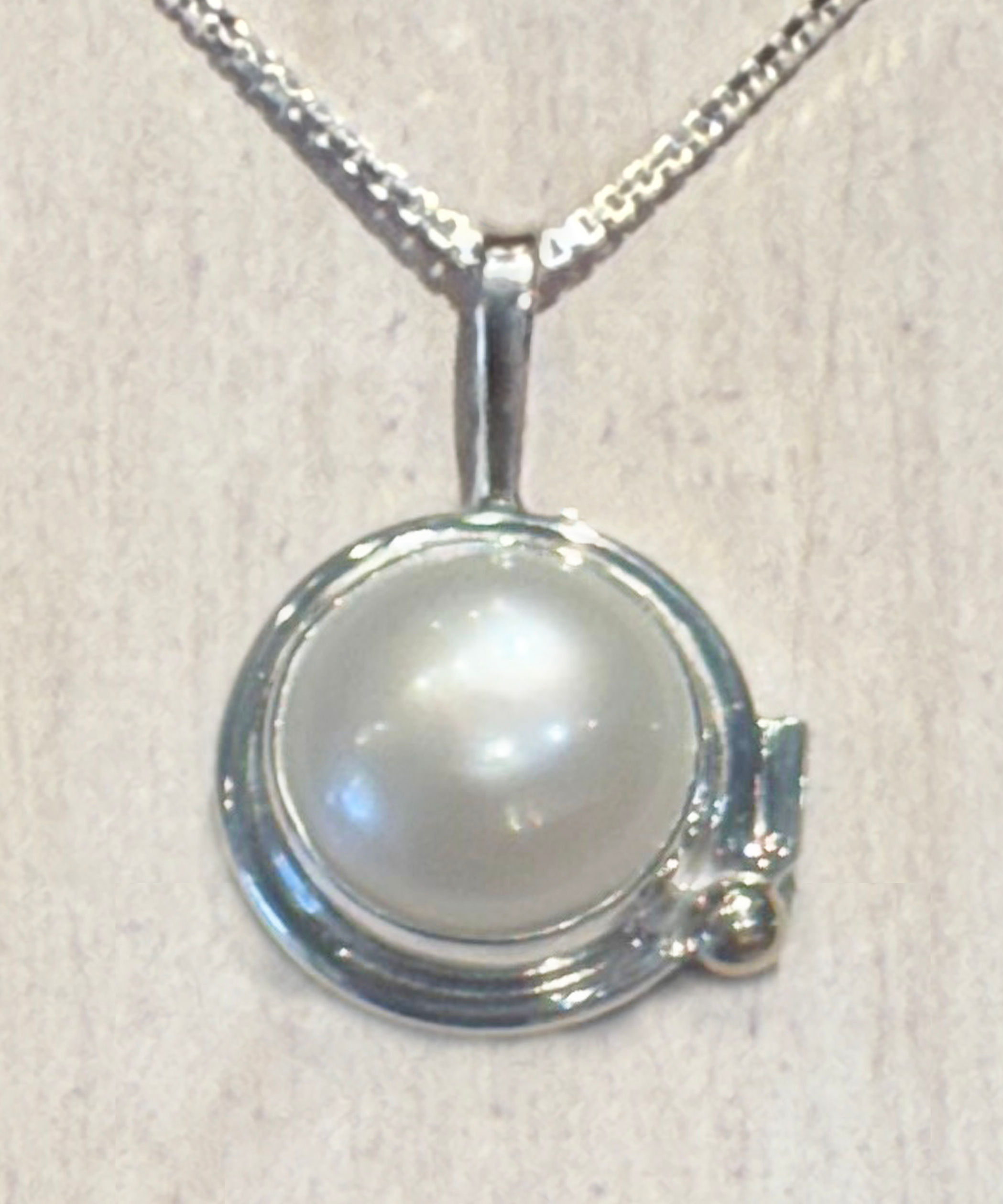 14K Squiggle Coin Pearl Pendant
