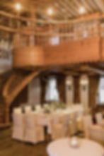 Festsaal mit festlich gedecktem Tisch im Landhotel Rössle in Stimpfach-Rechenberg