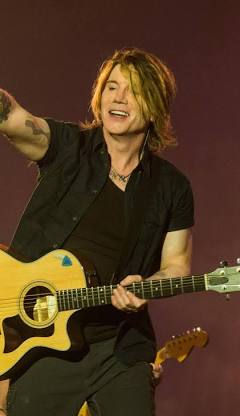 JOHNNY RZEZNIK
