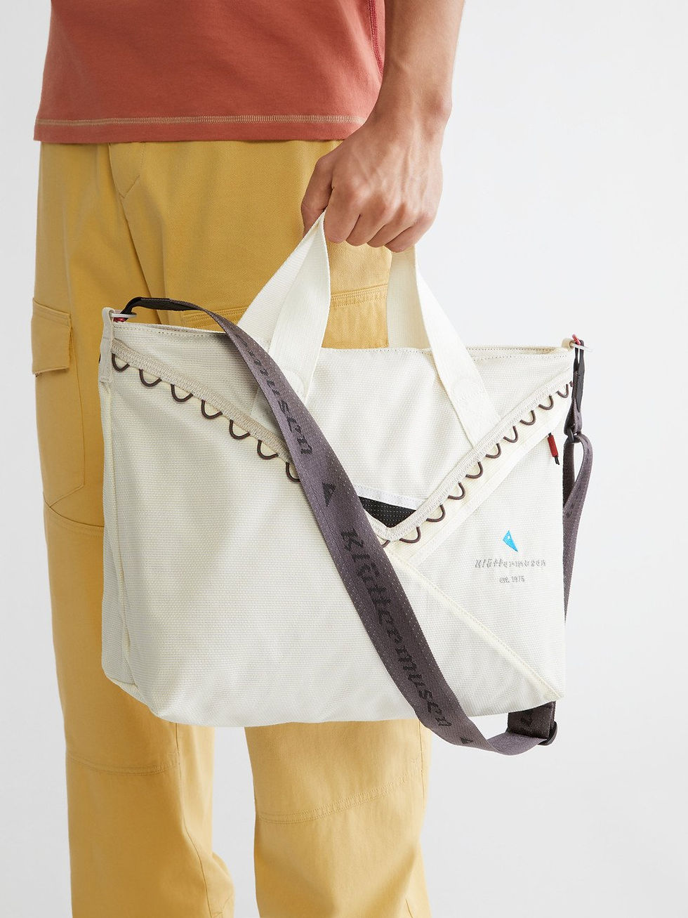 섬네일: Klattermusen Nagelfar Bag 17L Raven OZ