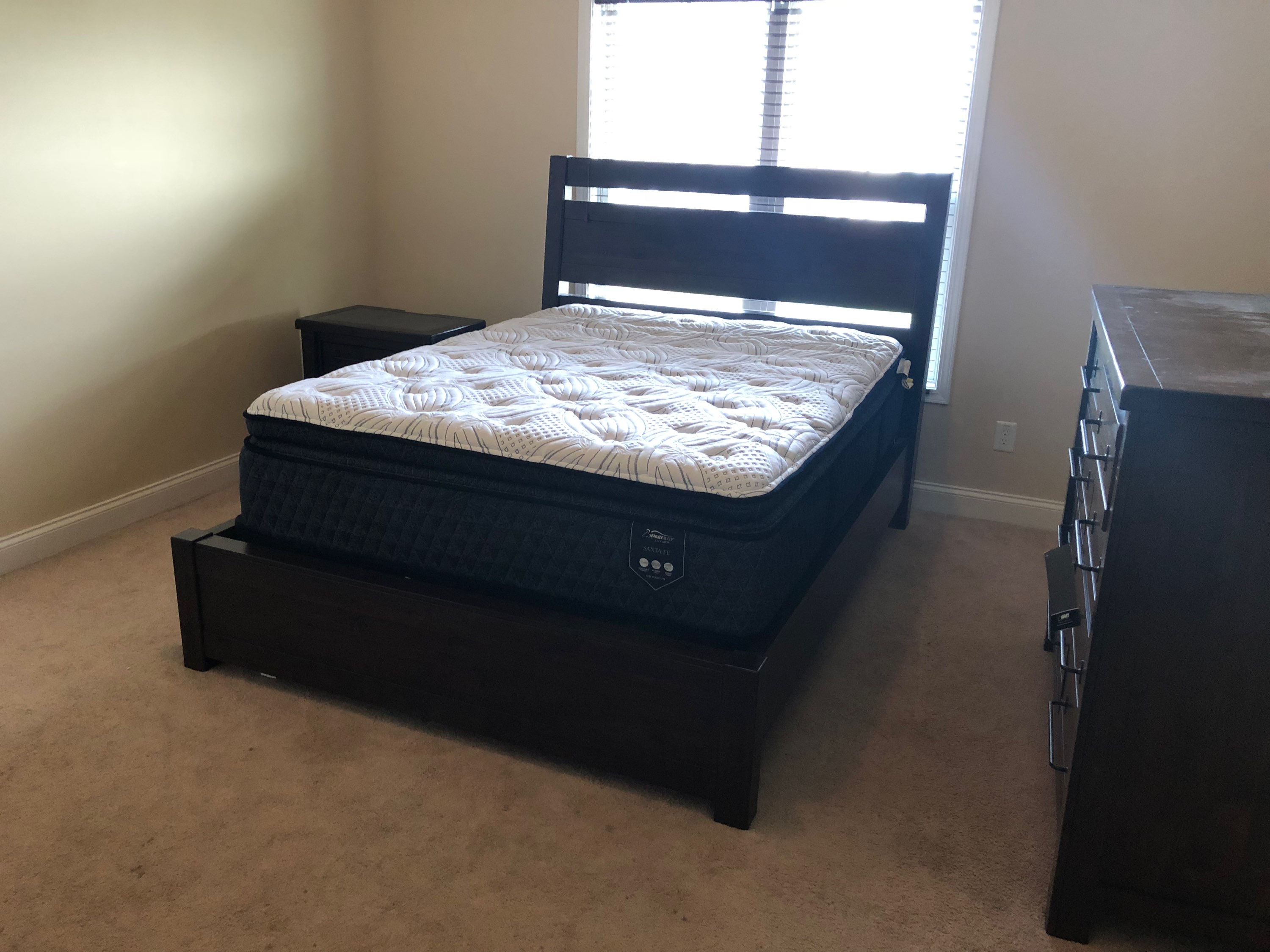 Queen Bedroom Set