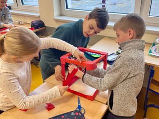 Die Seepferdchen-Klasse baut geometrische Körper