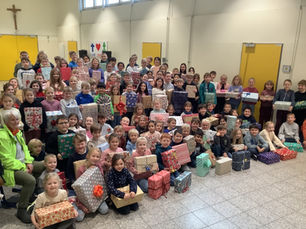 Sonnenschule hilft: Päckchen für Kinder in Satu Mare