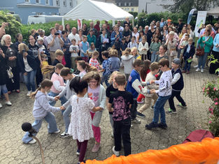 Gemeinsam feiern: Sonnenschule beim ökumenischen Gemeindefest „auf“ Tönisheide aktiv dabei