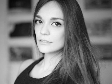 ENTRE PIADAS - ELENA ALTHEMAN - #002