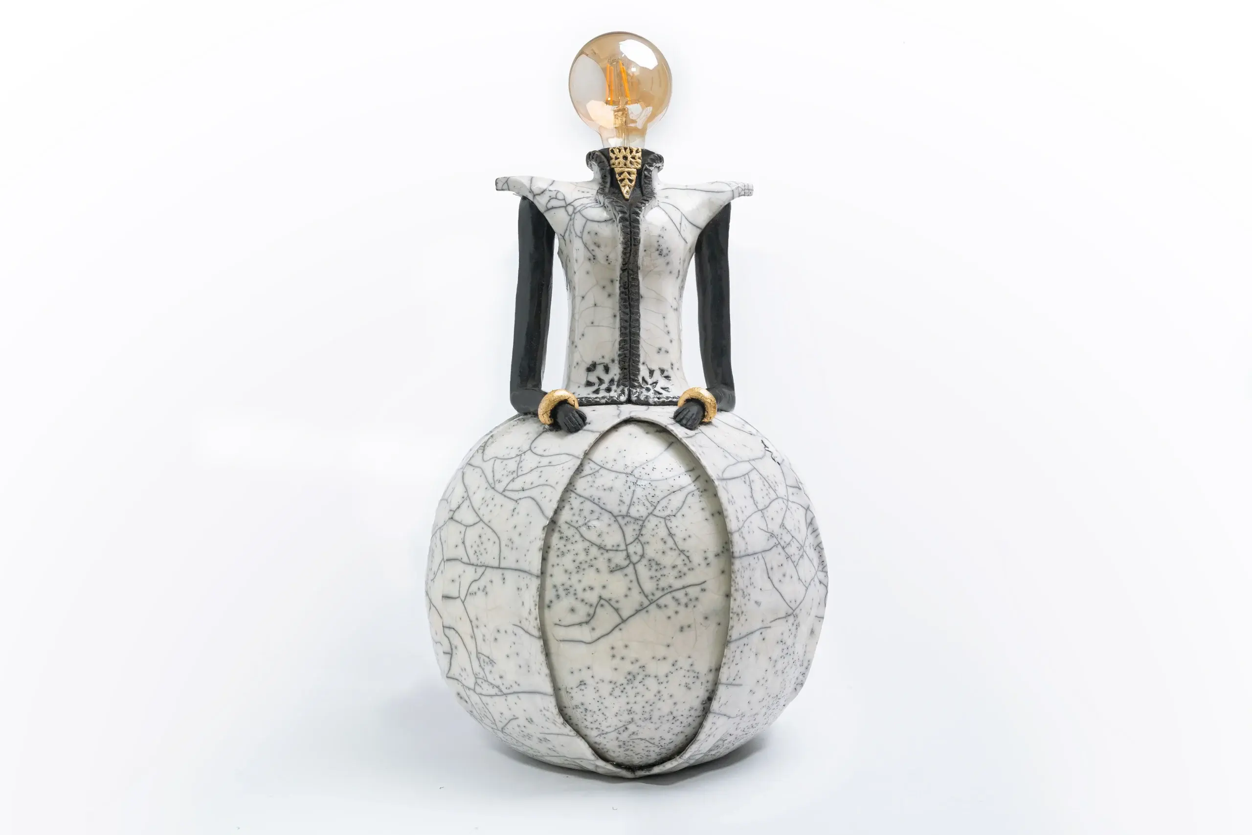 Femme « Jraynia » lumineuse