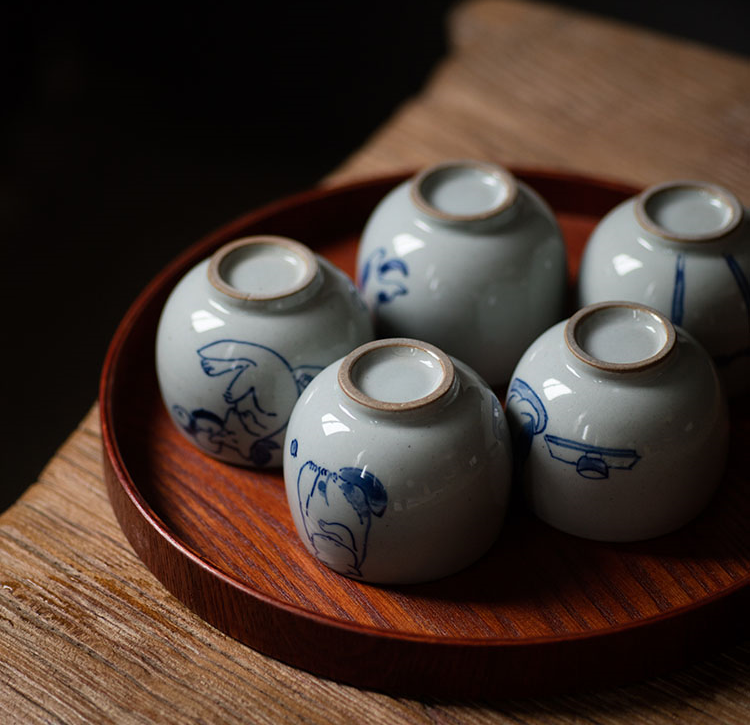 Thumbnail: Qinghua Lazy Cats Teacups