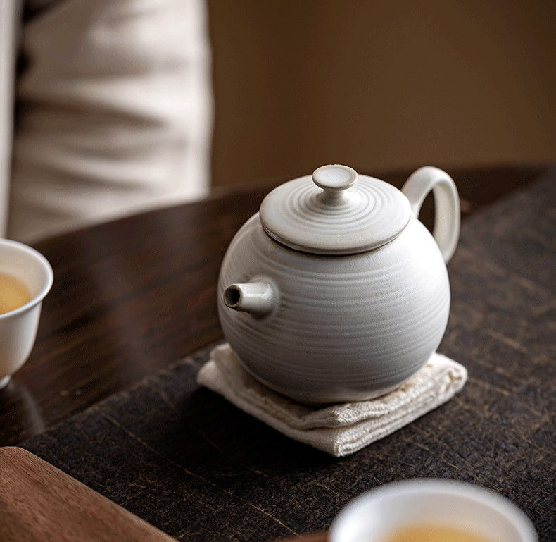 Thumbnail: Snow Rock Teapot (180 ml)