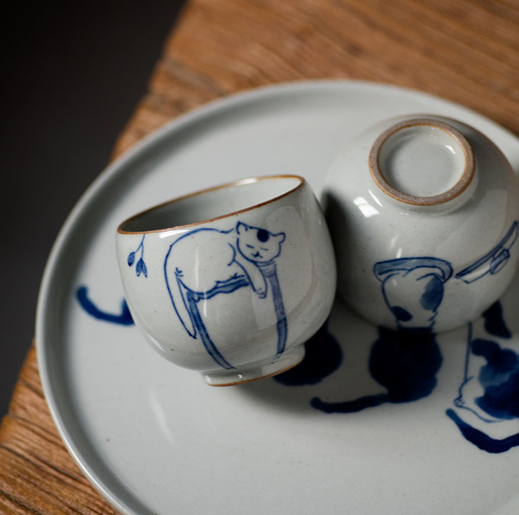 Thumbnail: Qinghua Lazy Cats Teacups