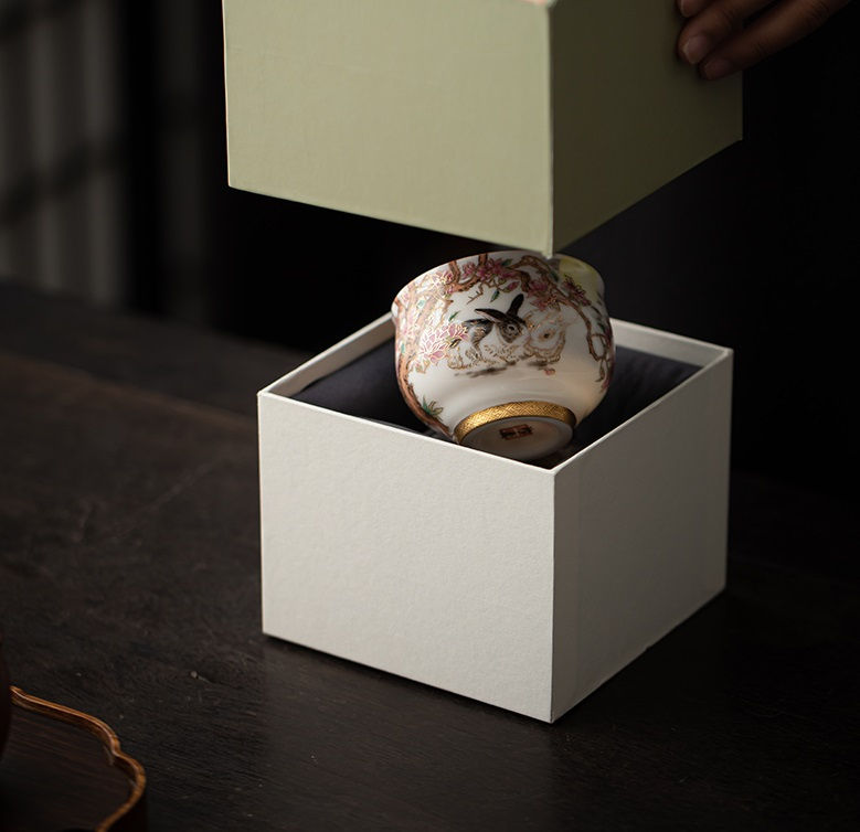 Thumbnail: Luxurious Gold Twins Rabbit Teacup