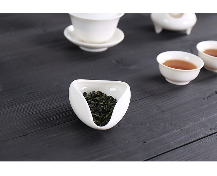 Thumbnail: White Lotus Leaf Cha Ze Tea Scoop