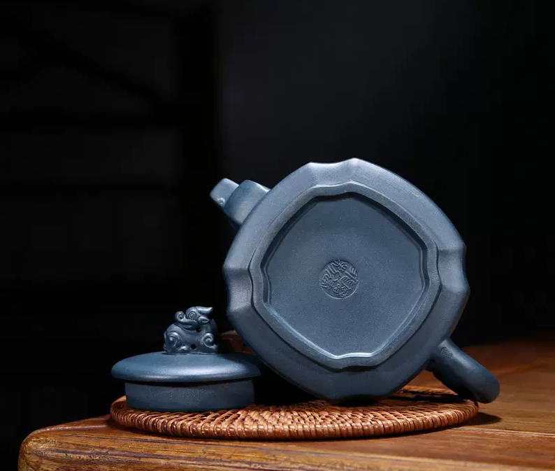 Thumbnail: Yixing Zisha Ink Green Clay Crawling Dragon Xishi Teapot (300 ml)