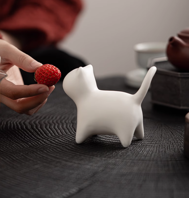 Thumbnail: Snow White Cat Strainer