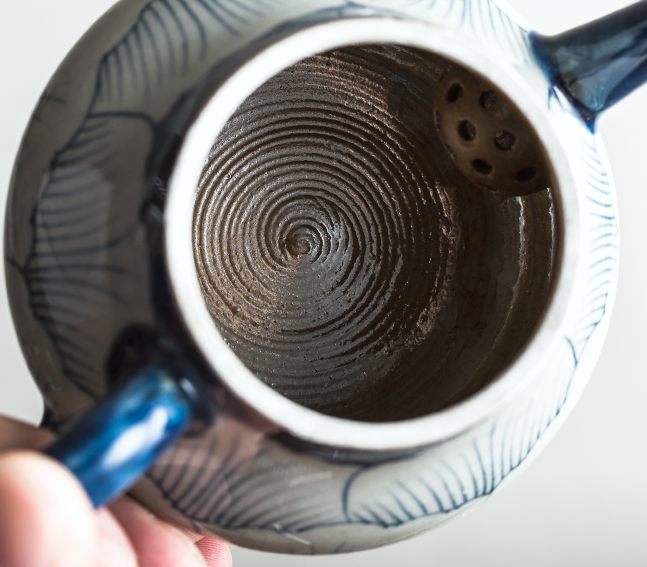 Thumbnail: Qinghua Peony Sea Teapot