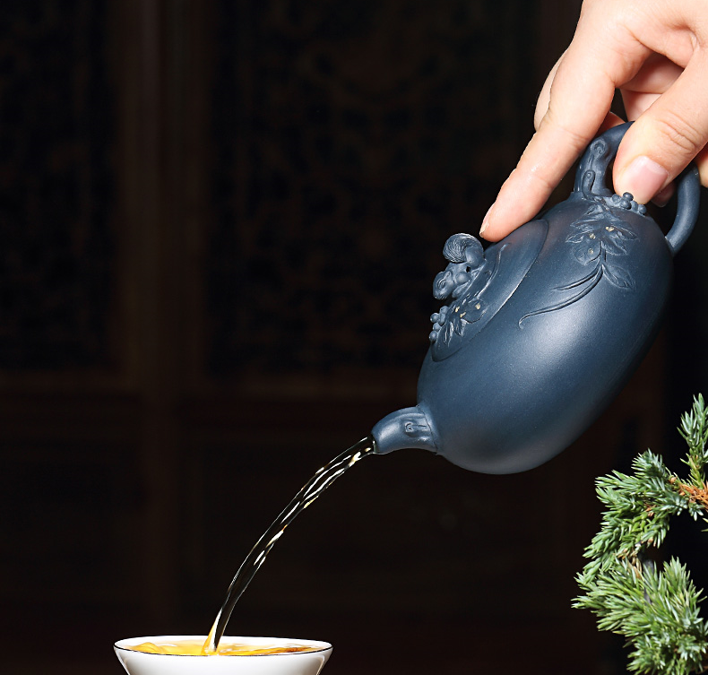Thumbnail: Yixing Zisha Ink Green Clay Grape Stealing Squirrel Xishi Teapot (250 ml)