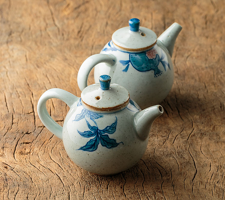 Thumbnail: Qinghua Ripen Guava Teapot