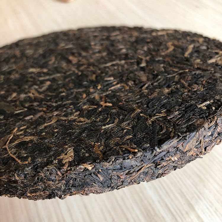 Thumbnail: 2007 Yellow label Raw Puerh - Iron Cake