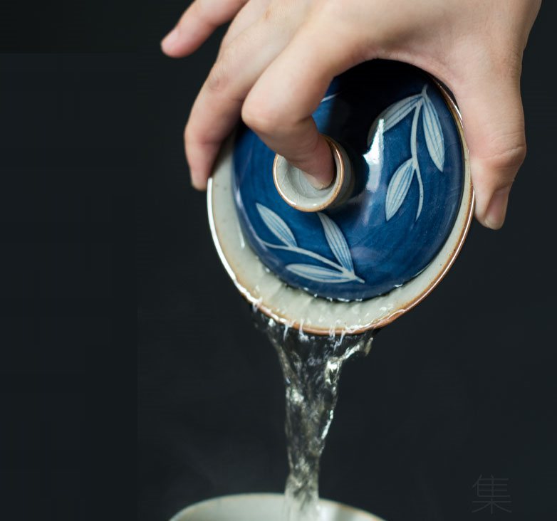 Thumbnail: Cracked Glazed Qinghua River Grass Gaiwans (150 ml)